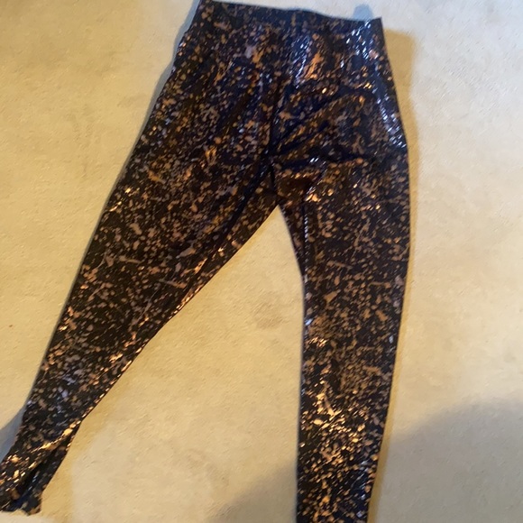 2LIV - Picture 2 of 6